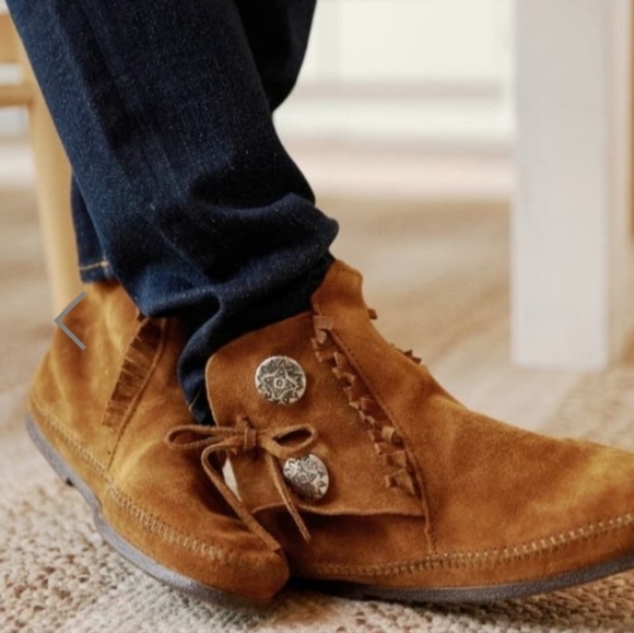 Shoes - Picture 5 of 6